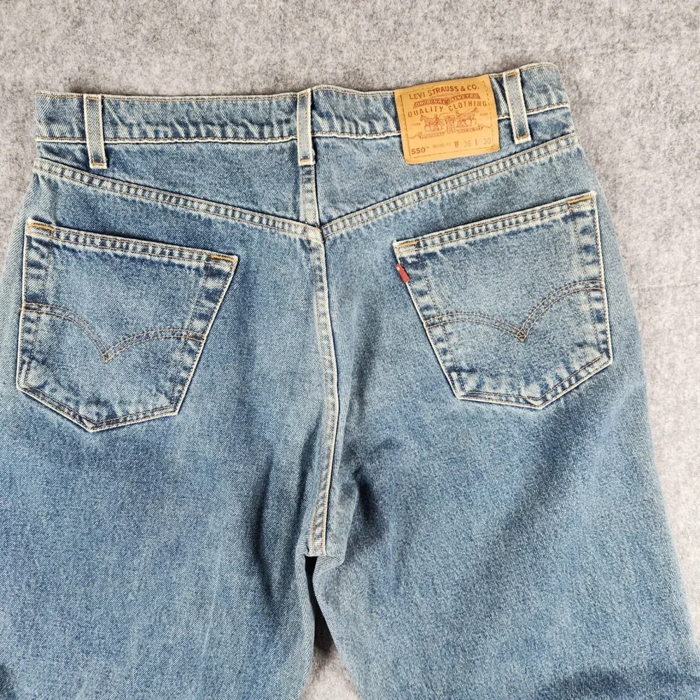 VTG 90s Levis 550 Relaxed Fit Jeans Men 36x30 Blue Denim Tapered Leg Y2K Classic